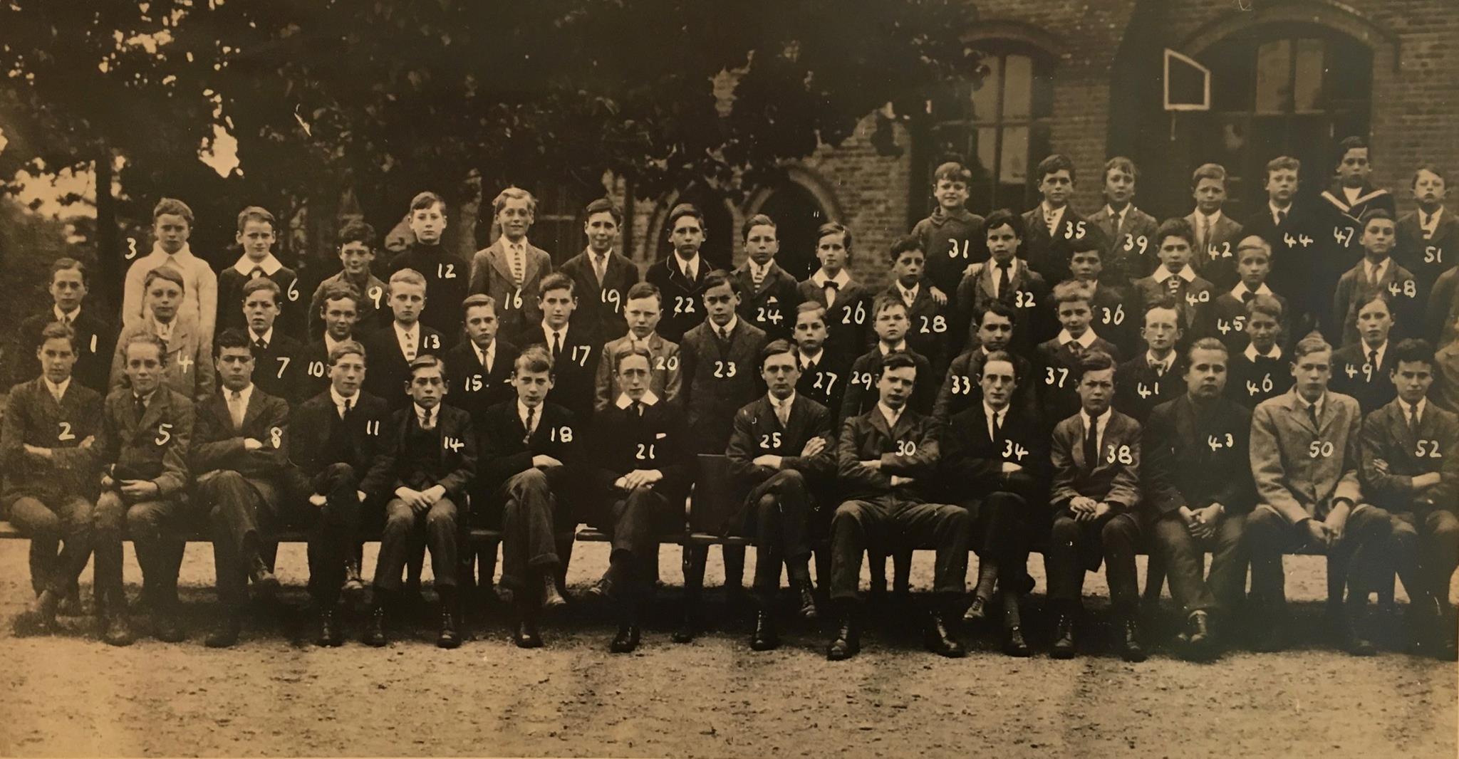 Whole school, 1919 (section 1)